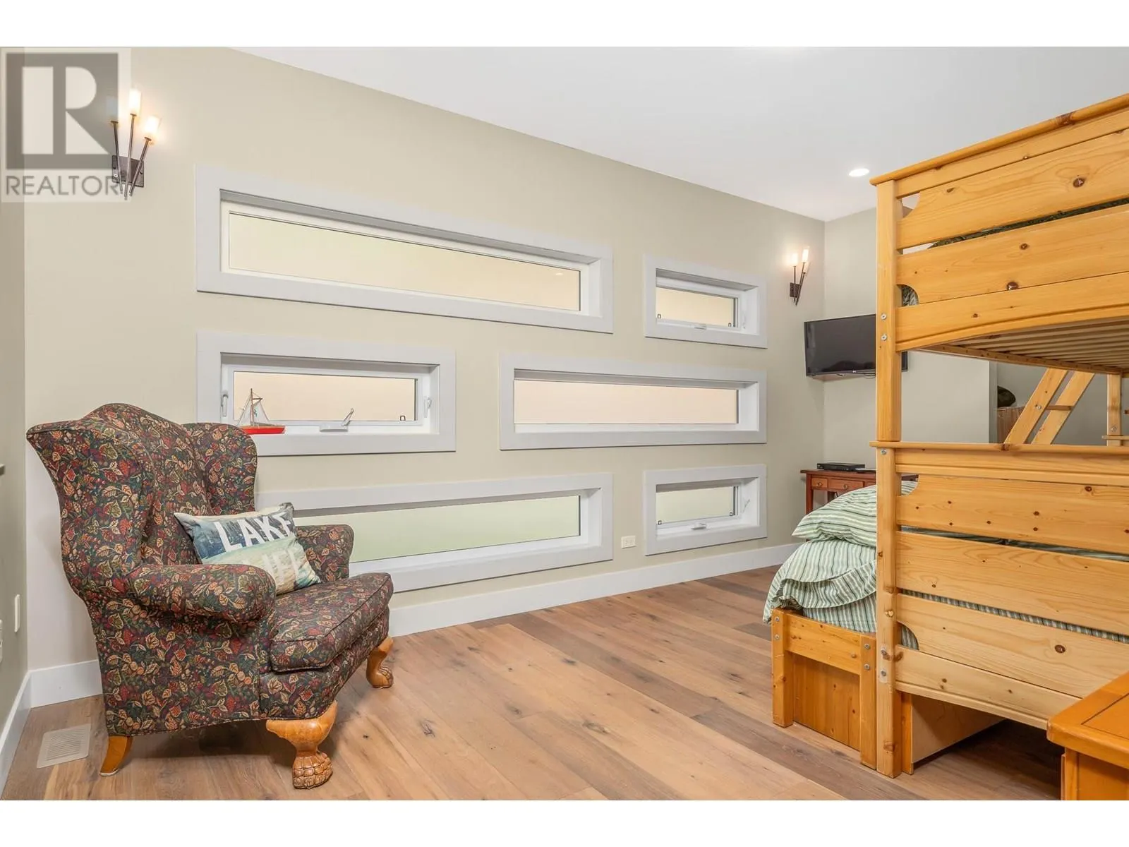 5846 Sunnybrae-Canoe Point Road
