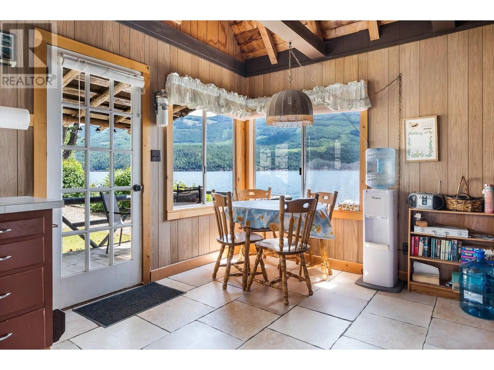 5846 Sunnybrae-Canoe Point Road