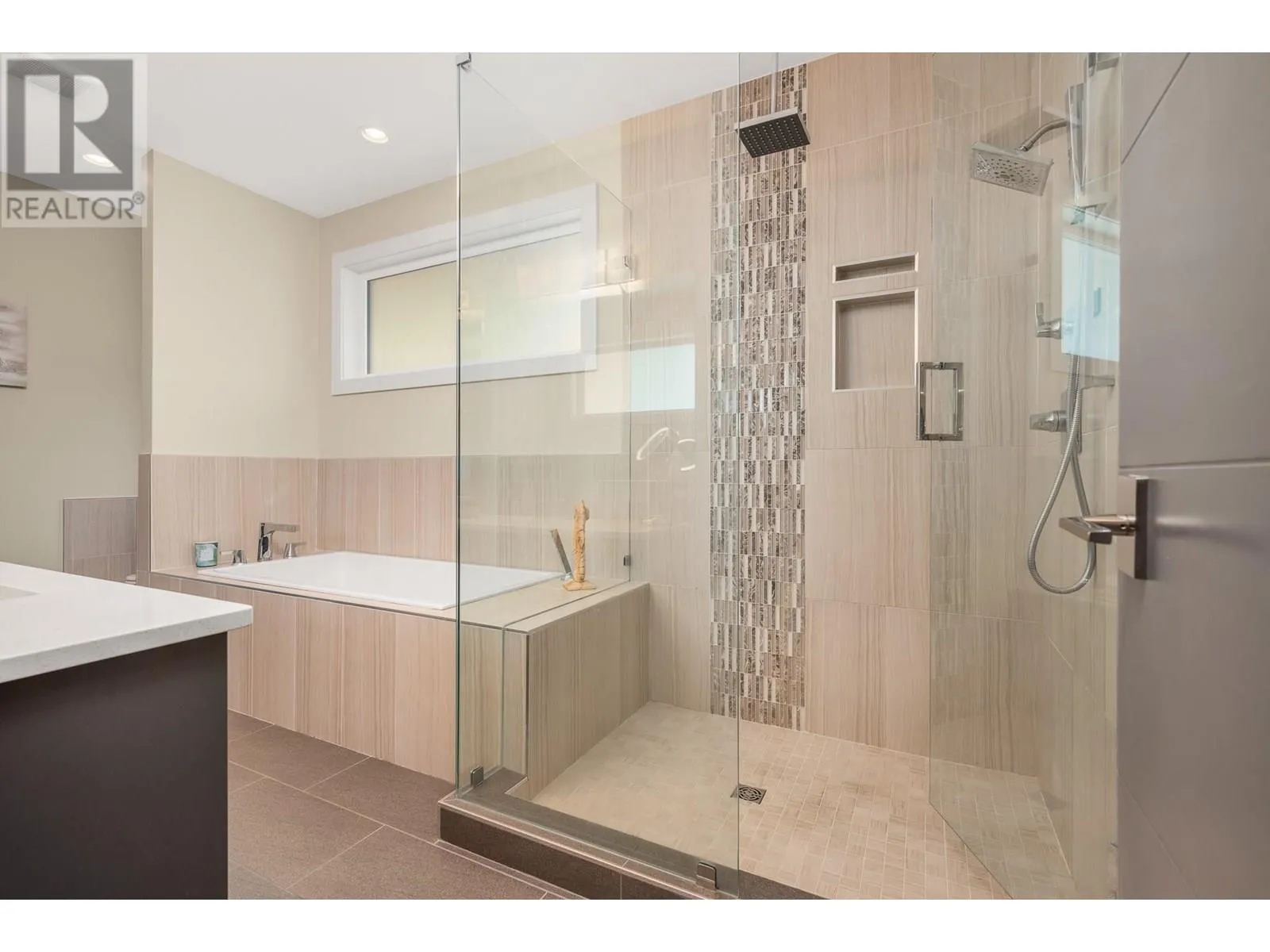 5846 Sunnybrae-Canoe Point Road