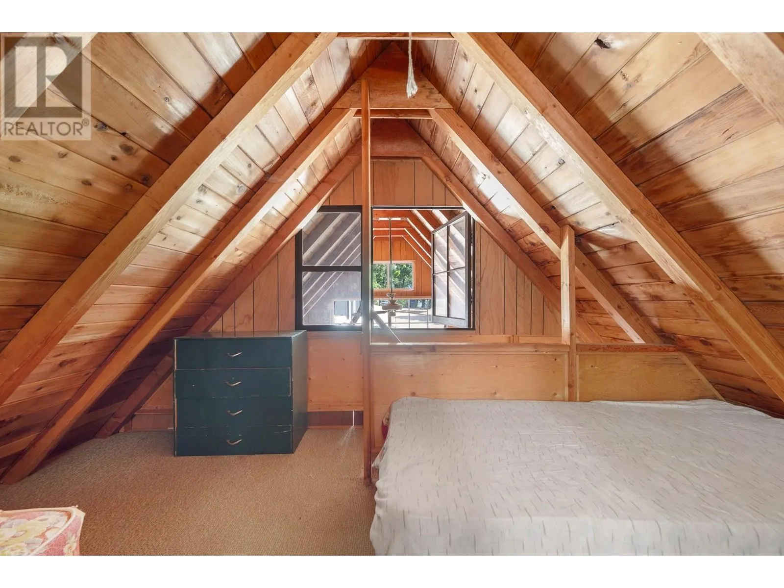 5846 Sunnybrae-Canoe Point Road