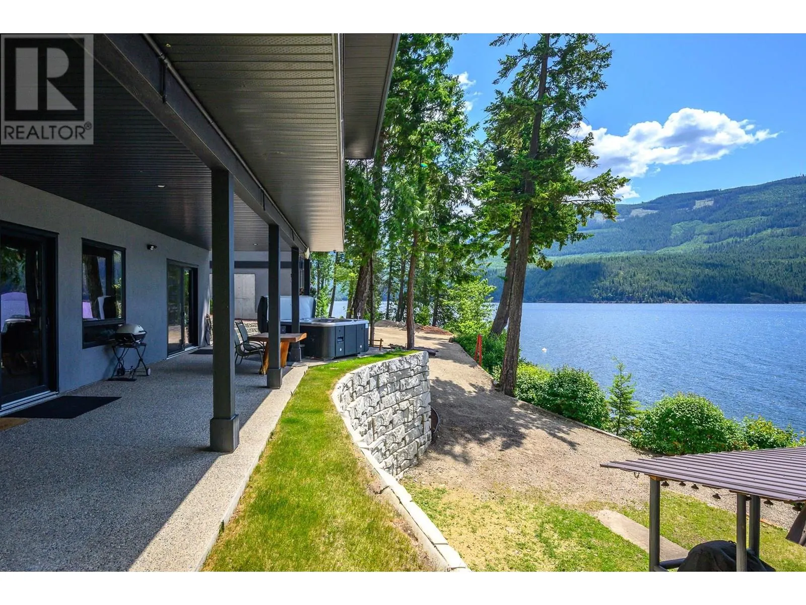 5846 Sunnybrae-Canoe Point Road
