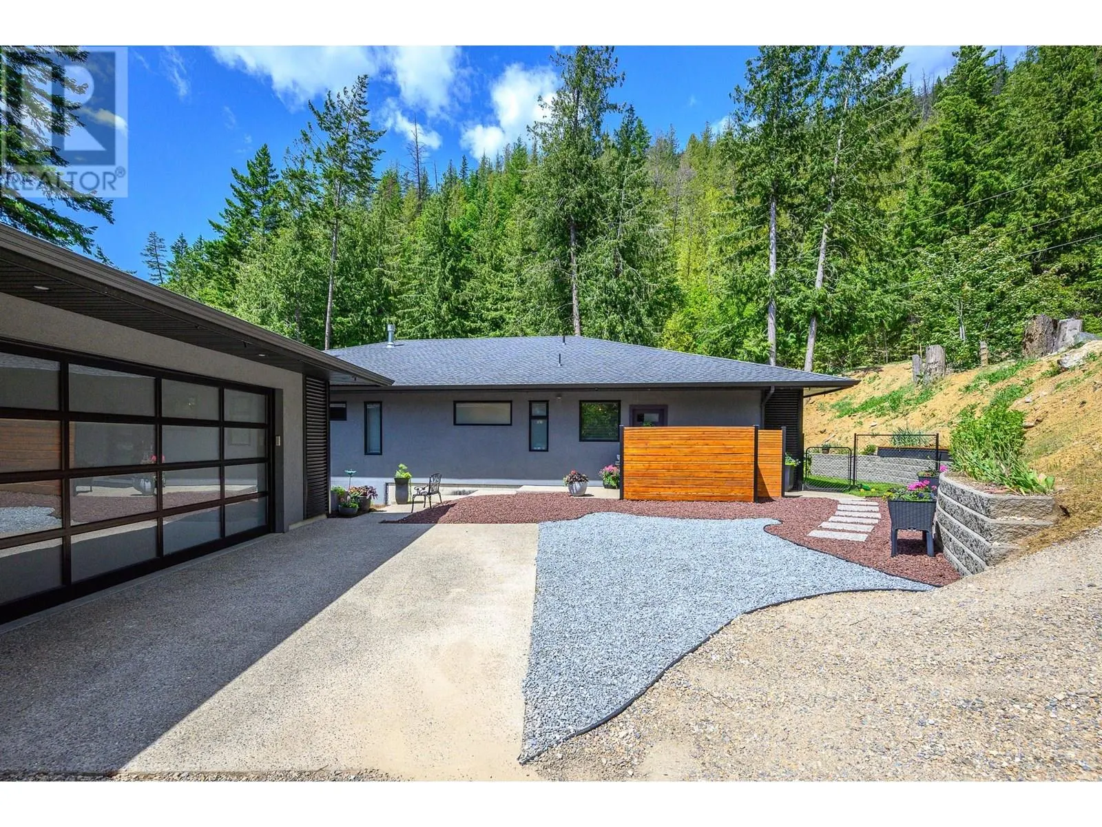 5846 Sunnybrae-Canoe Point Road