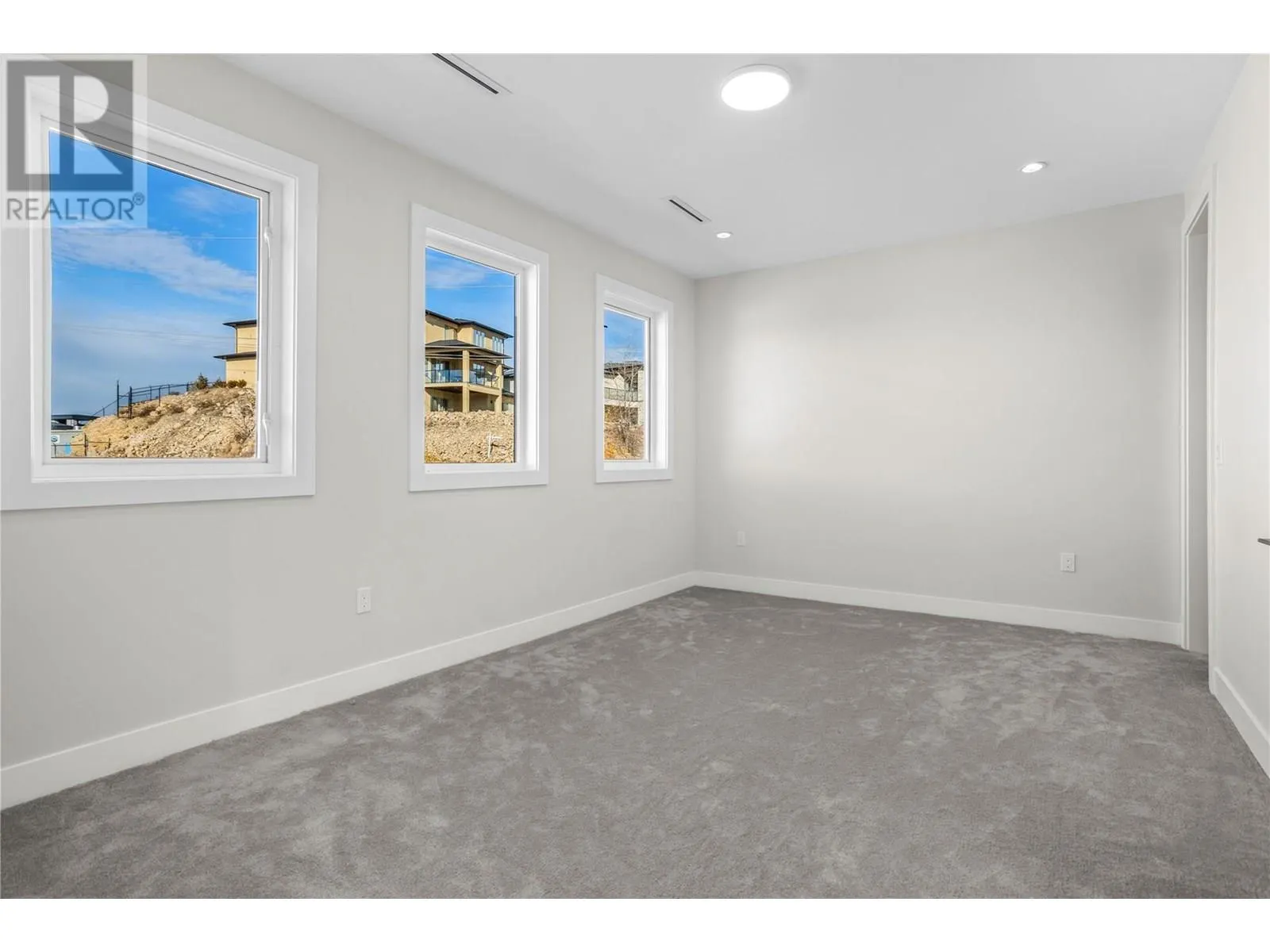 647 Carnoustie Drive