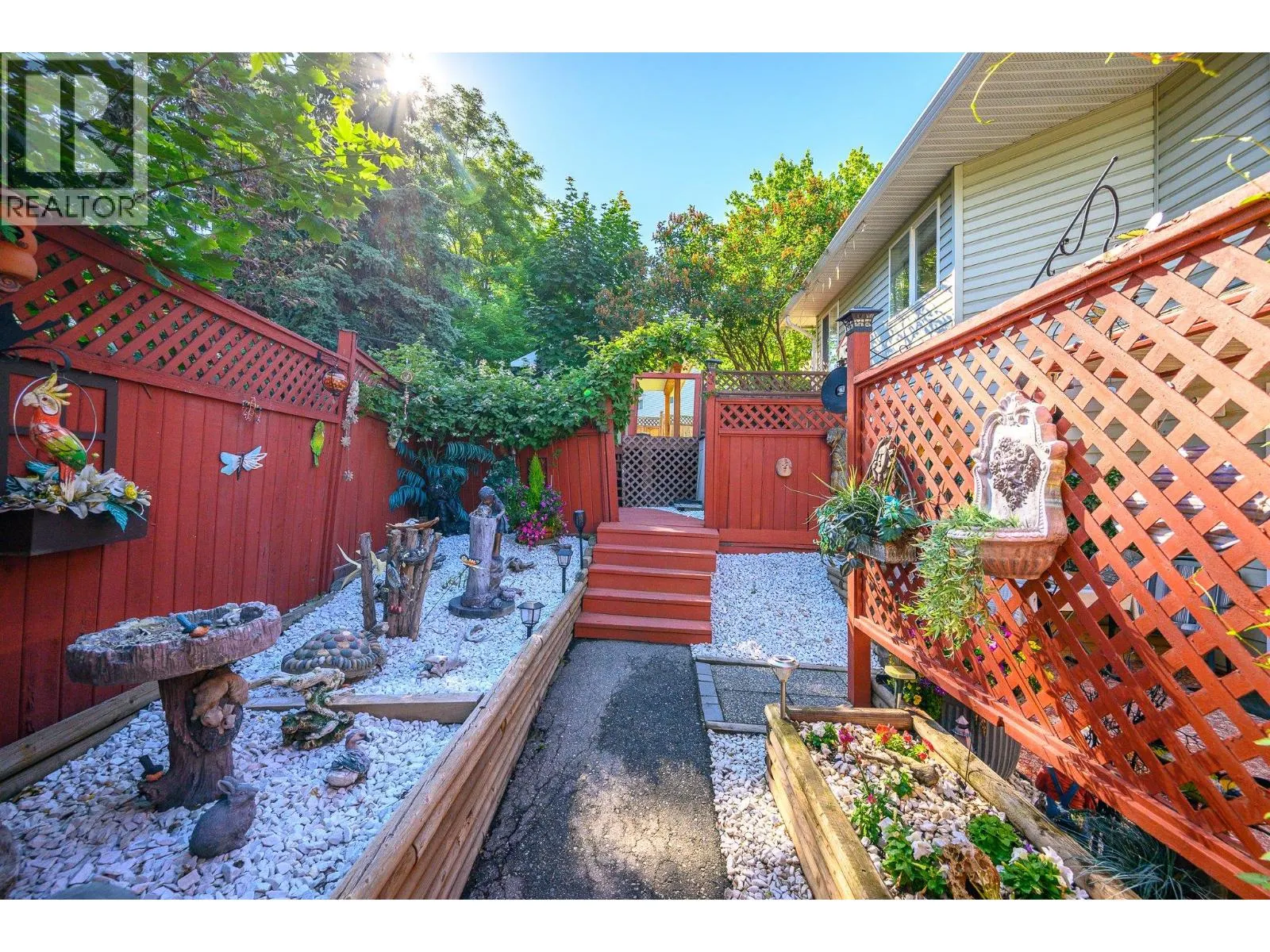 1041 11 Avenue Unit# 3
