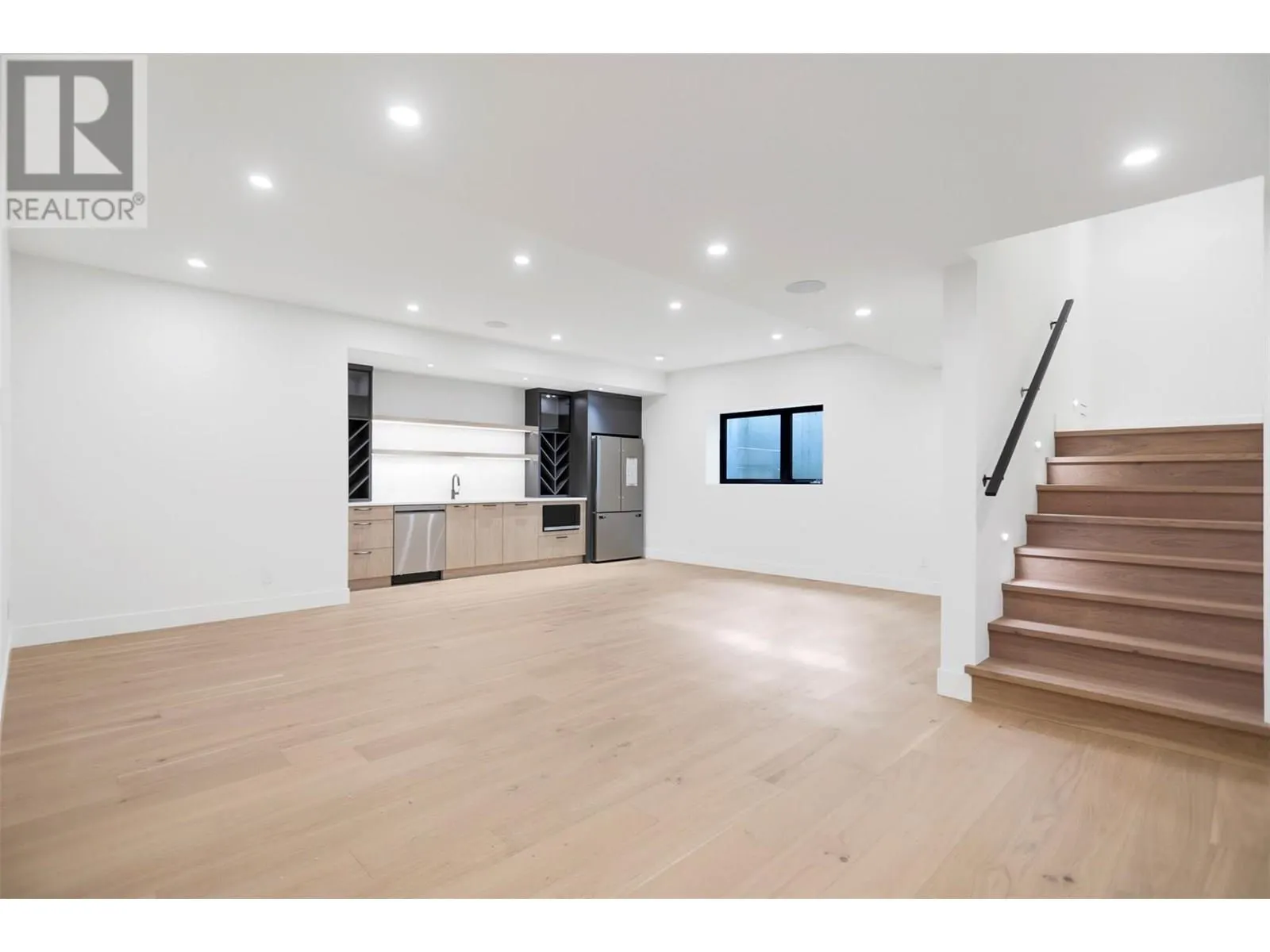 5533 Foothill Court