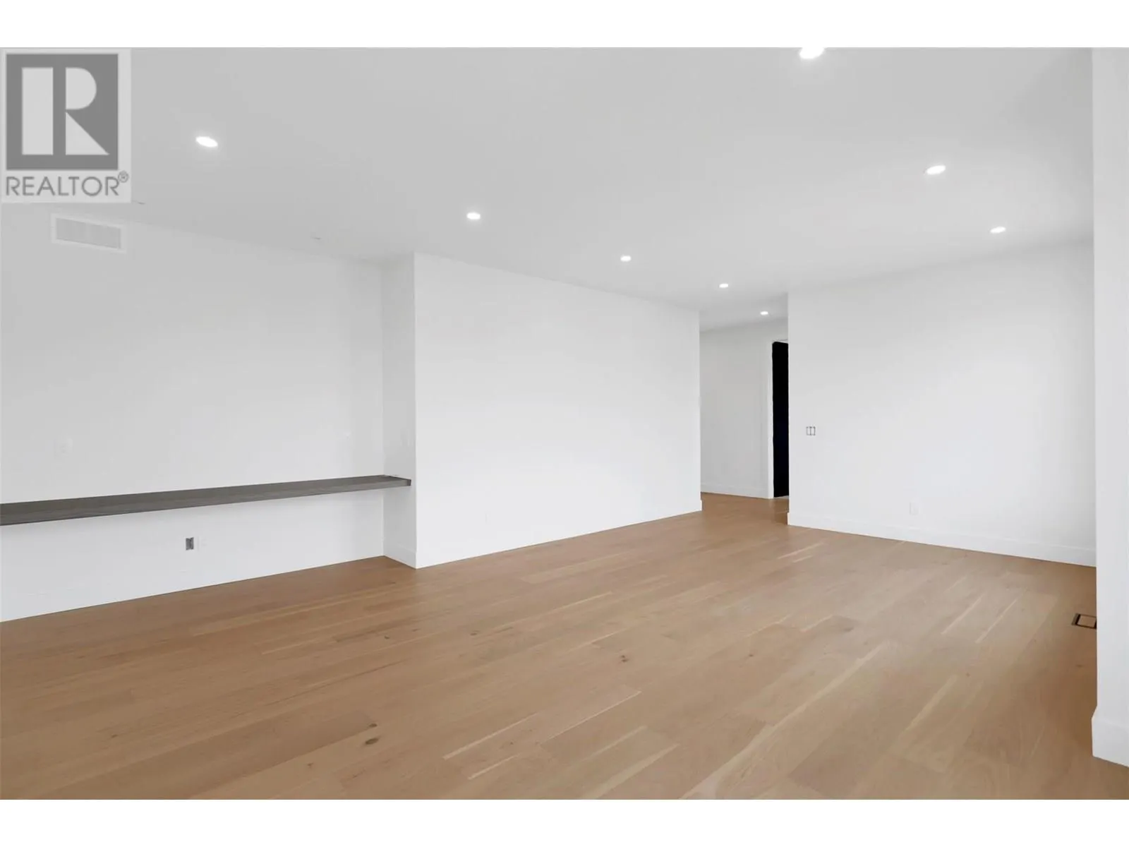 5533 Foothill Court