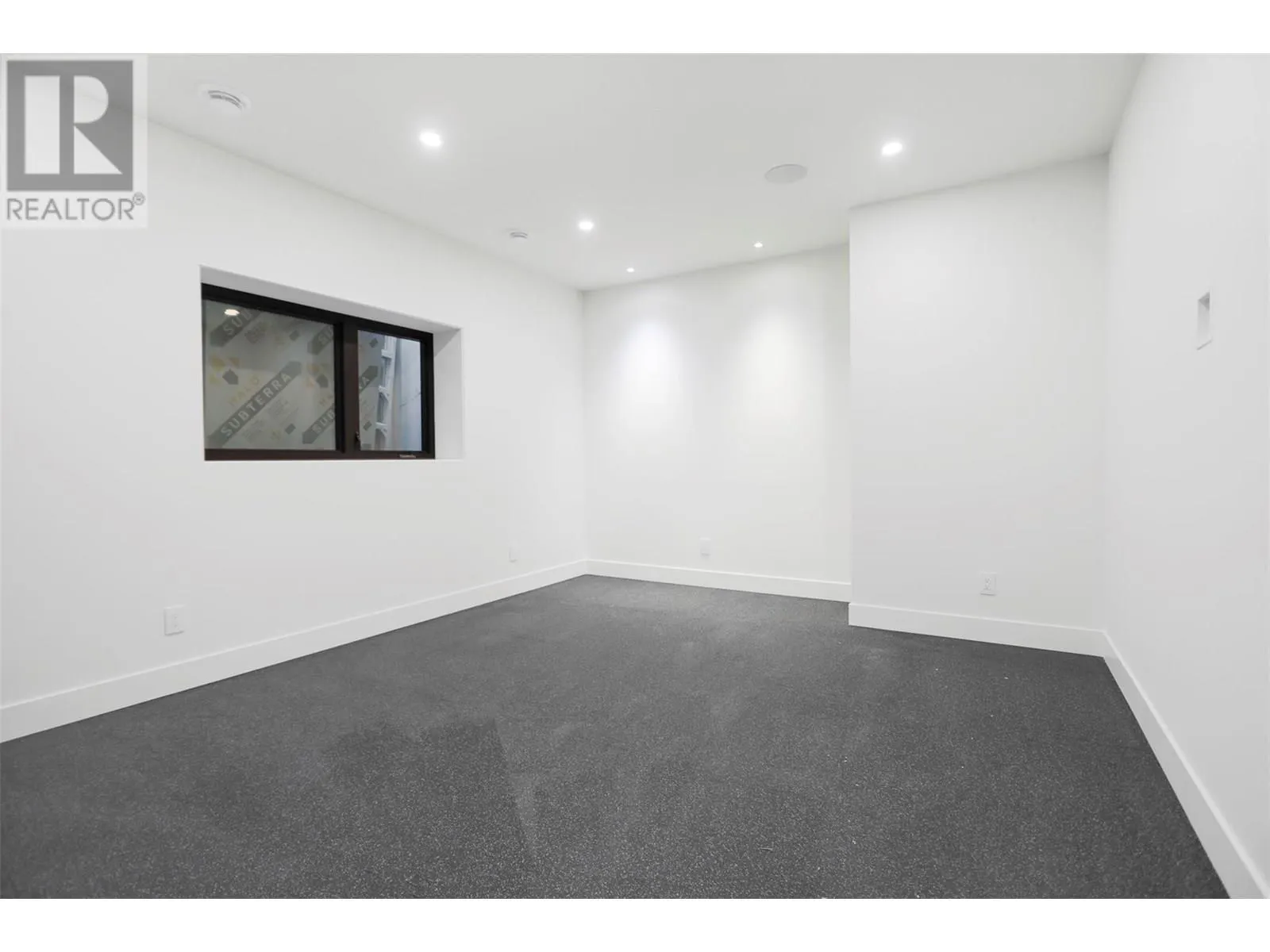 5533 Foothill Court