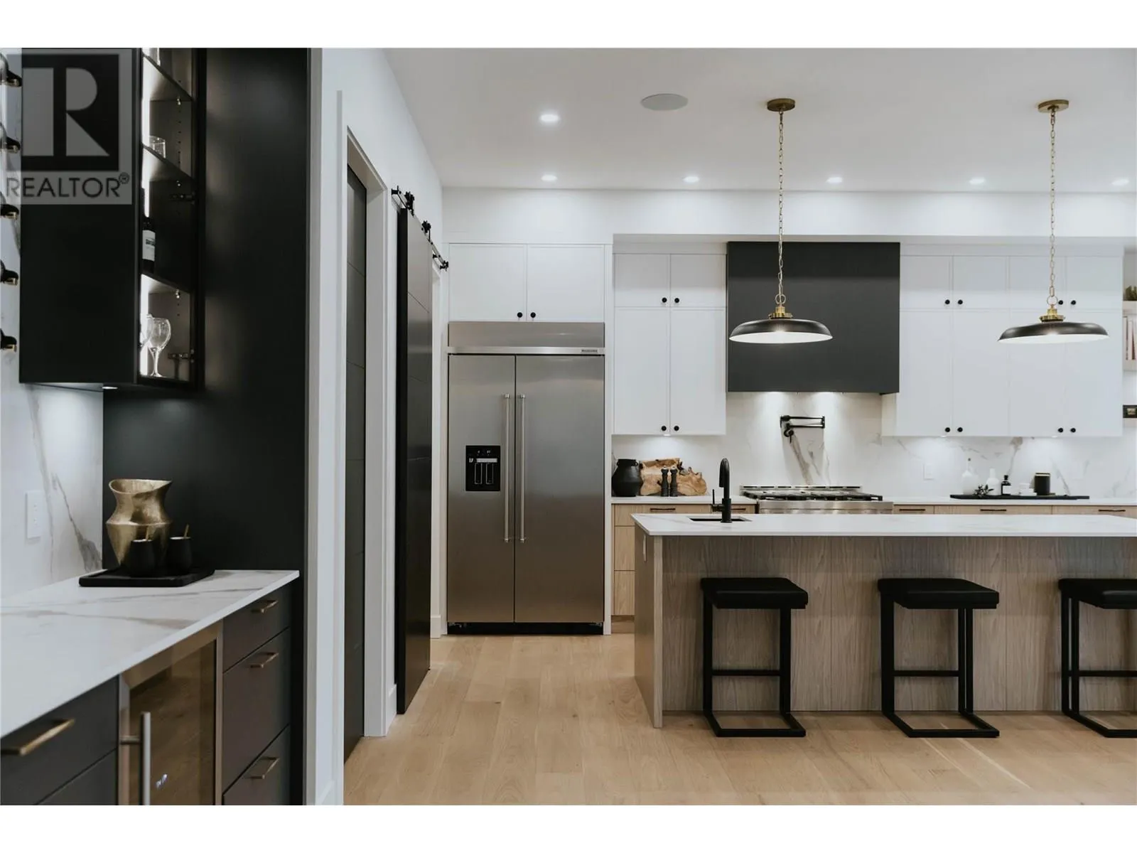 5533 Foothill Court