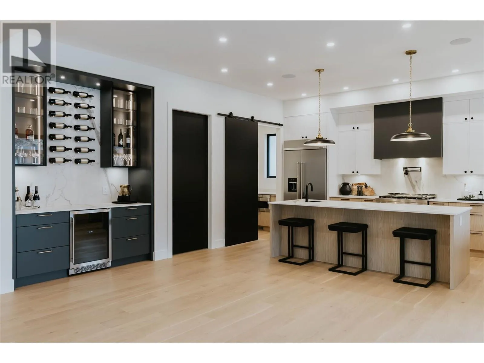 5533 Foothill Court