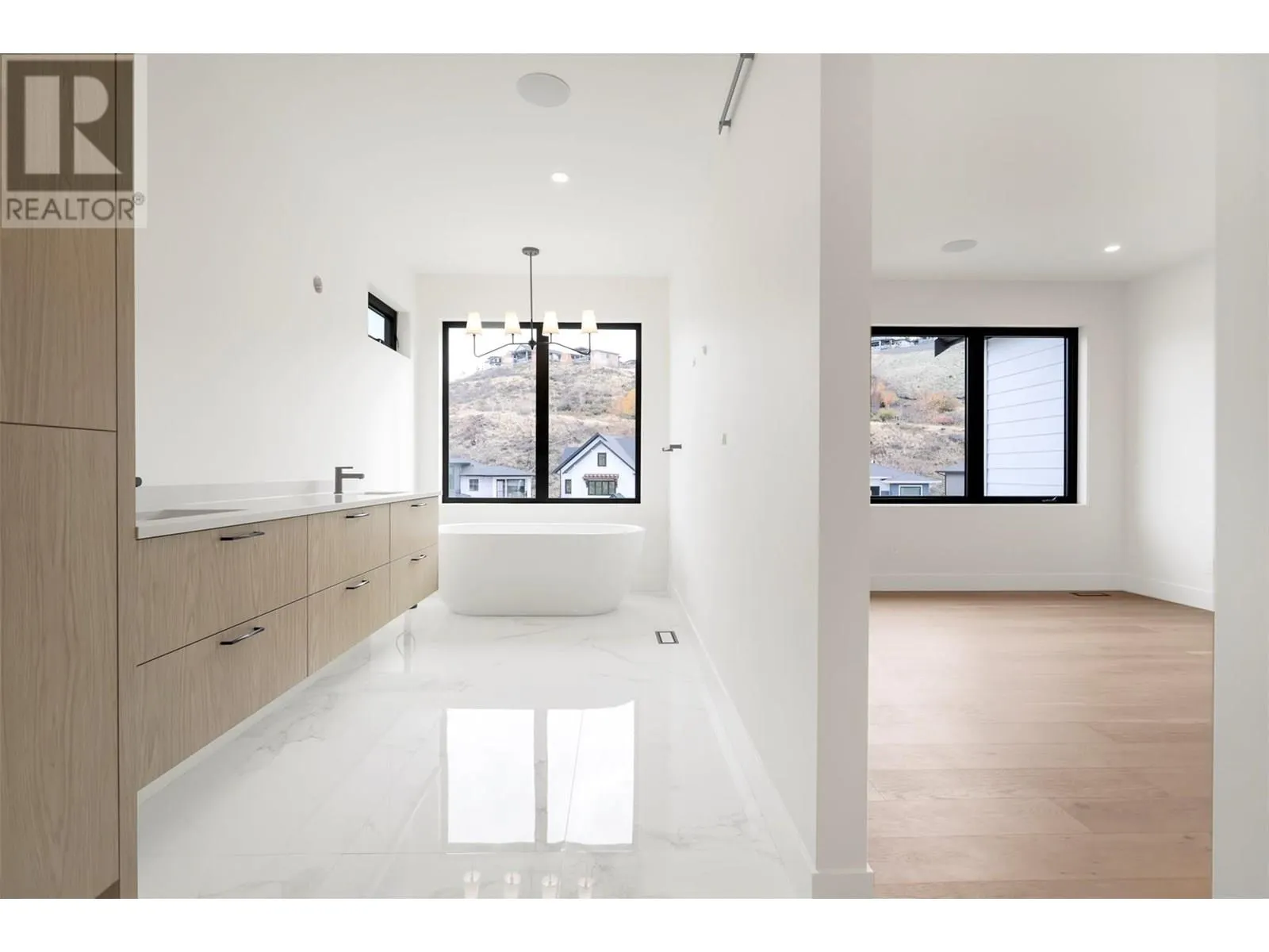 5533 Foothill Court