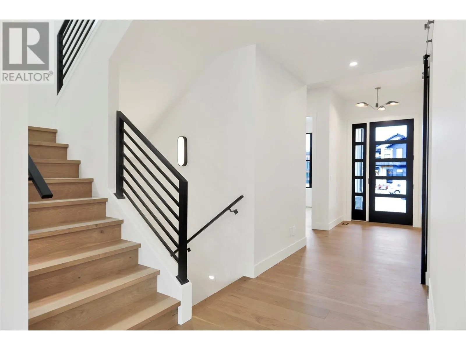 5533 Foothill Court