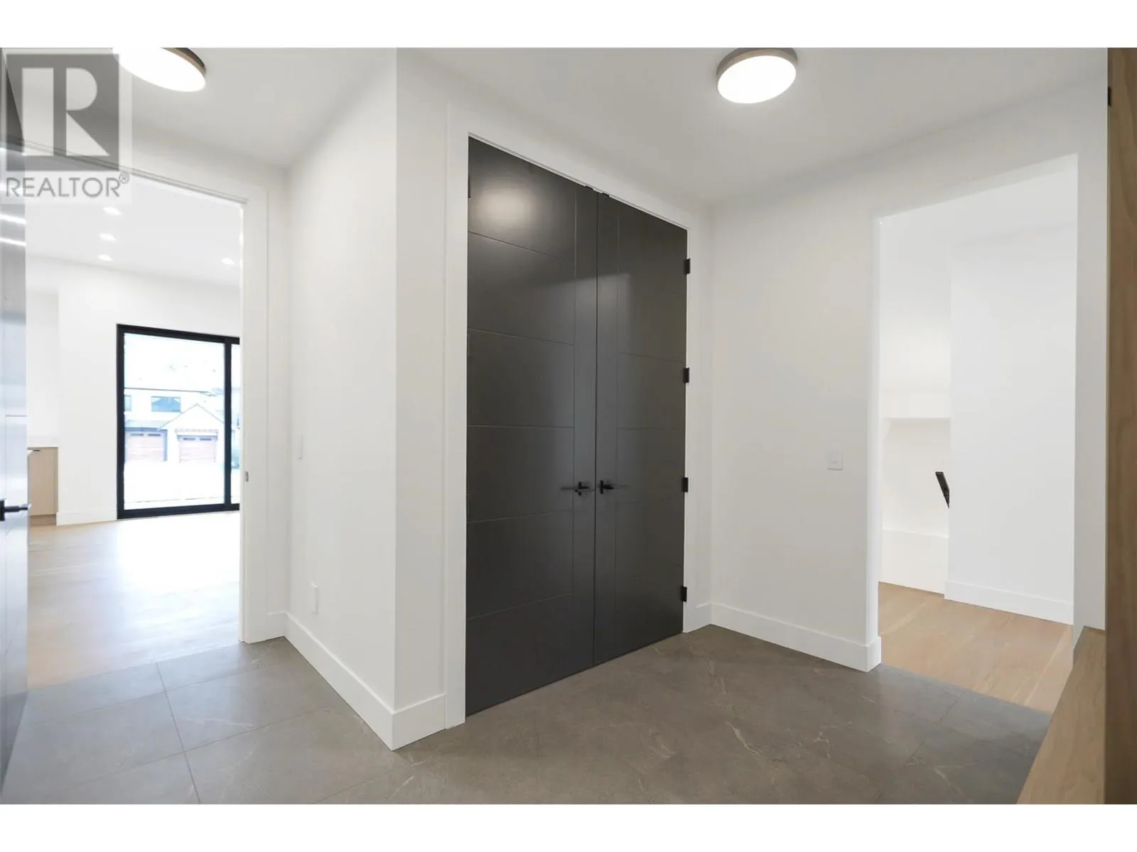 5533 Foothill Court
