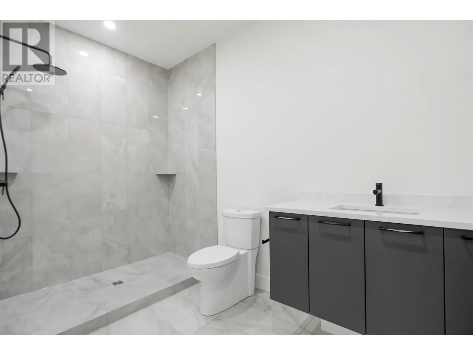 5533 Foothill Court