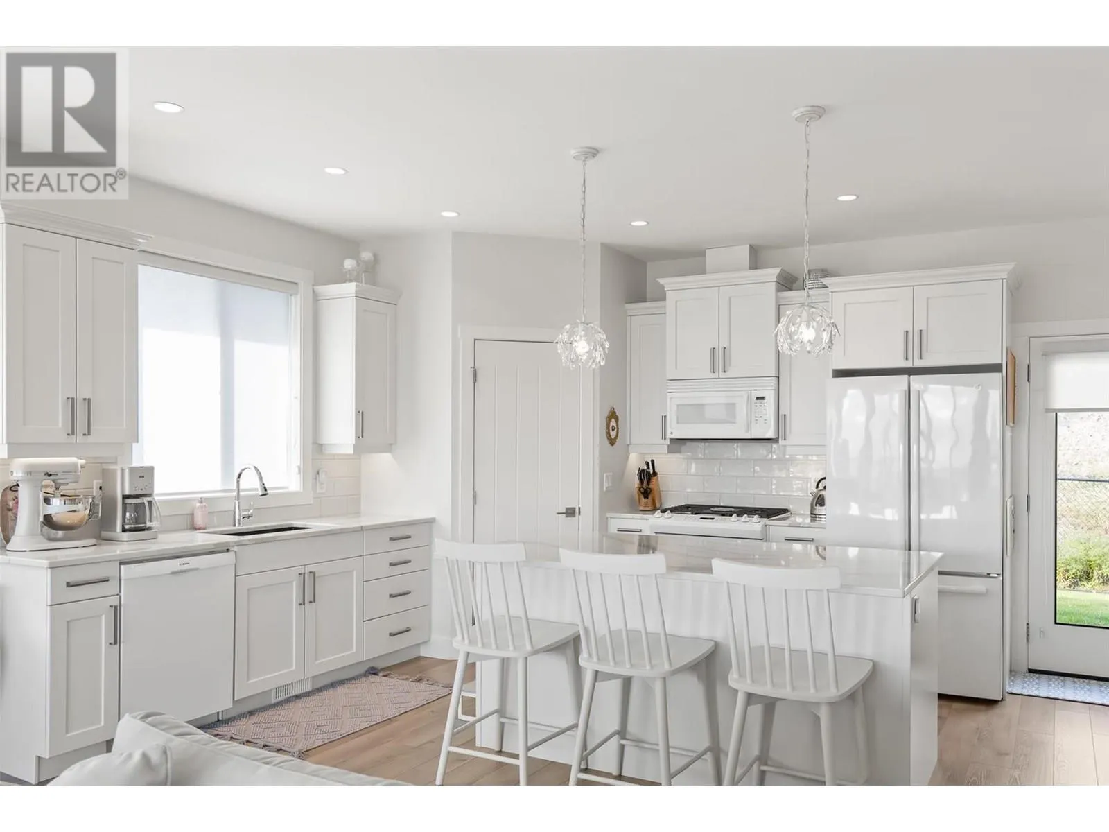 2612 Paramount Drive