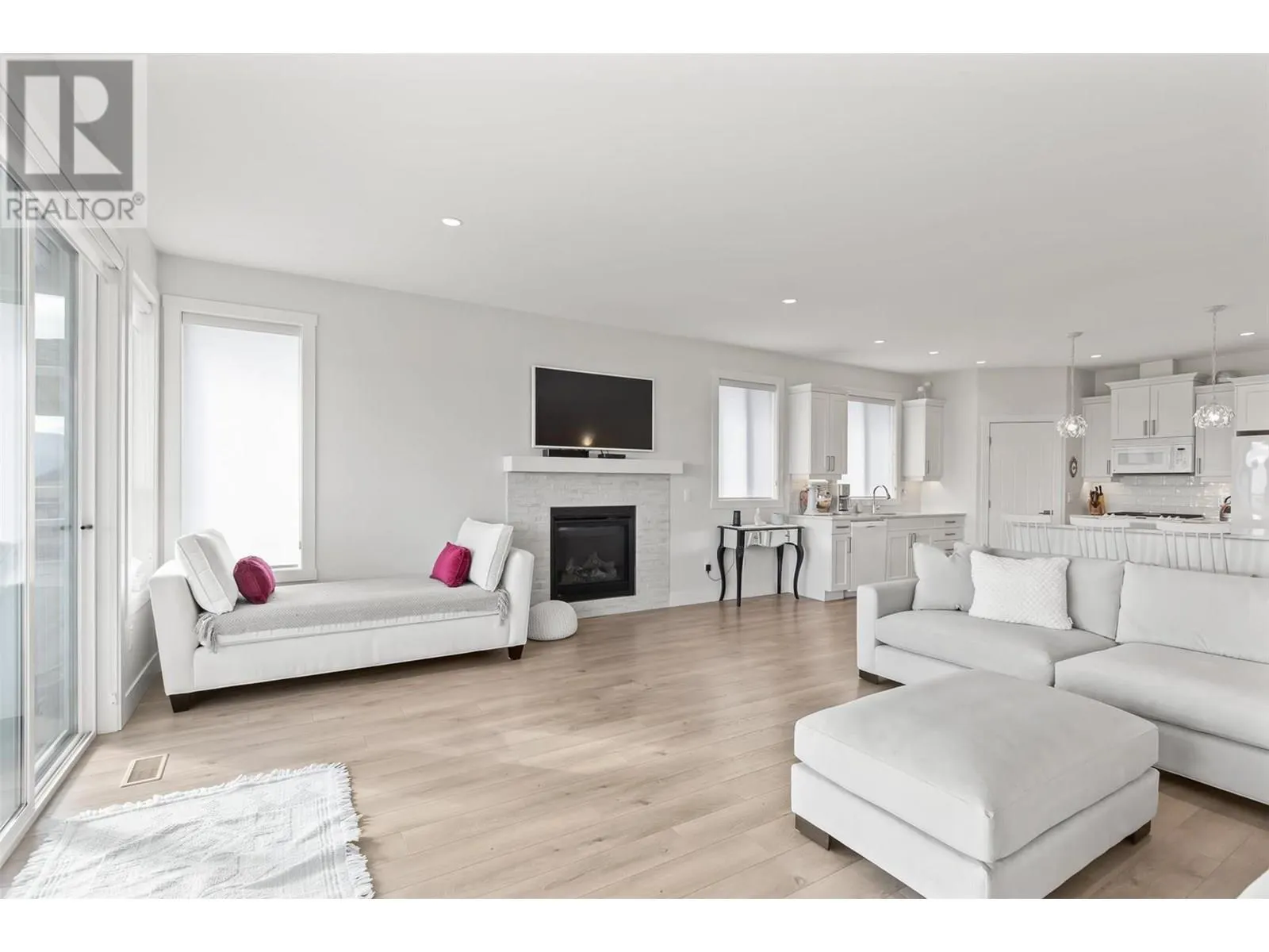 2612 Paramount Drive
