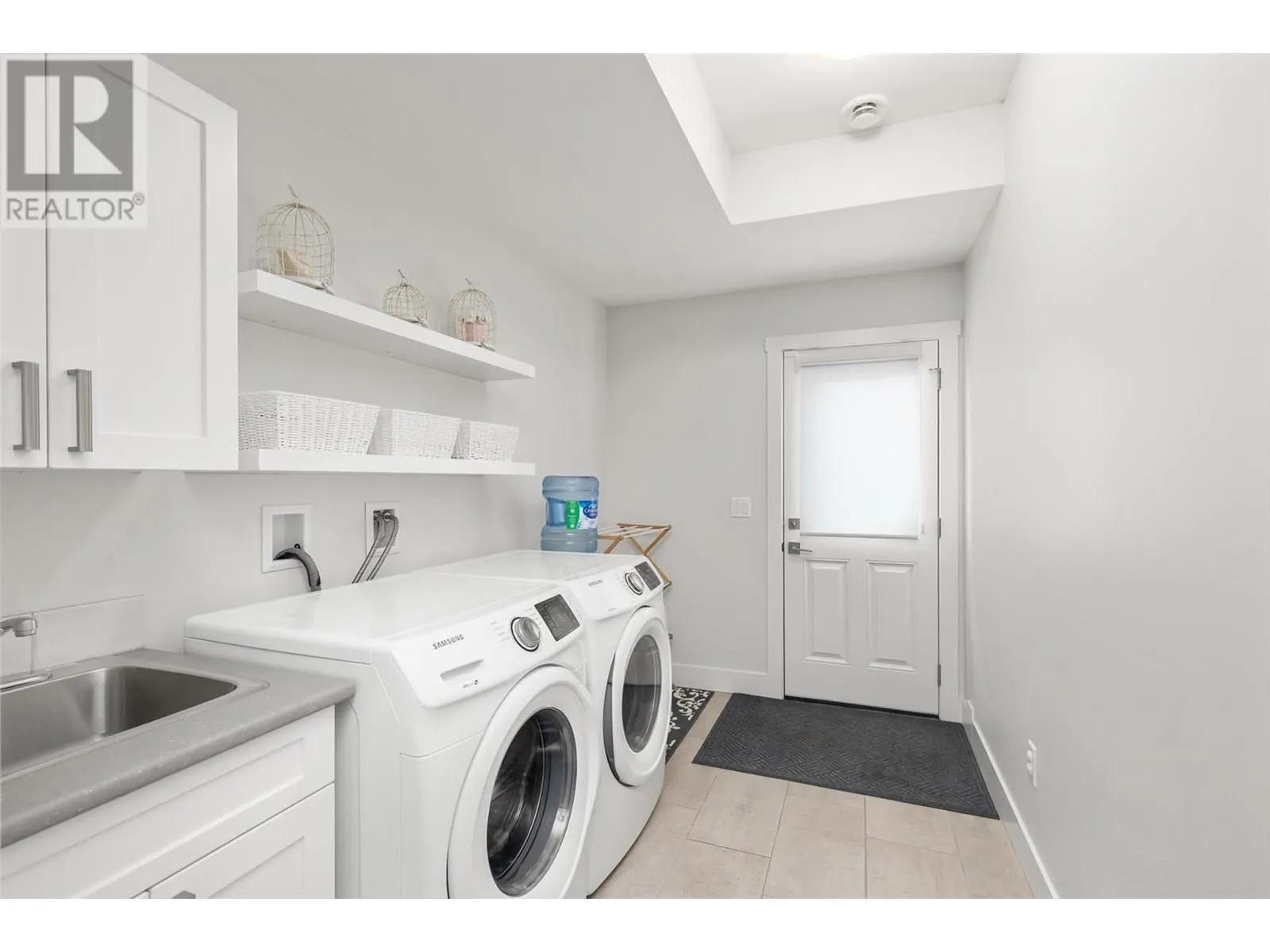 2612 Paramount Drive