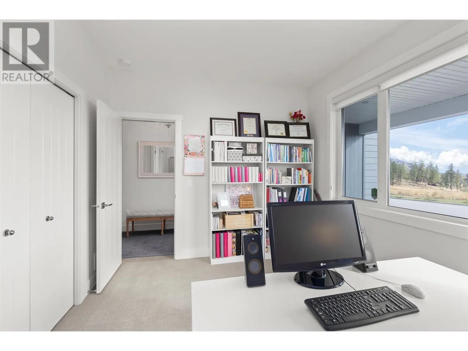 2612 Paramount Drive