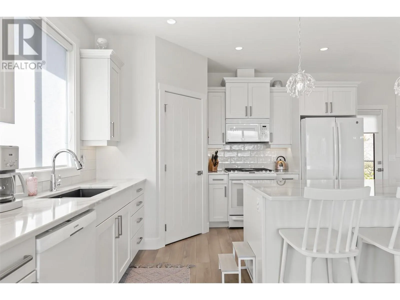 2612 Paramount Drive
