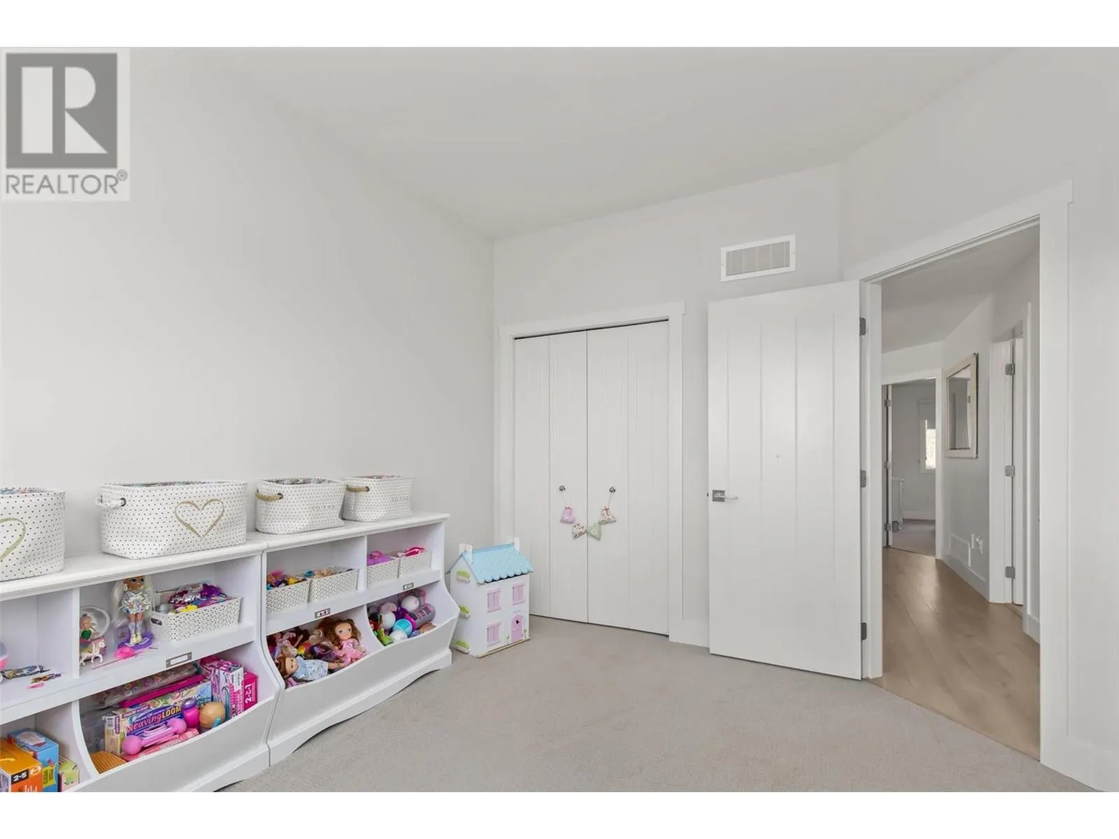 2612 Paramount Drive