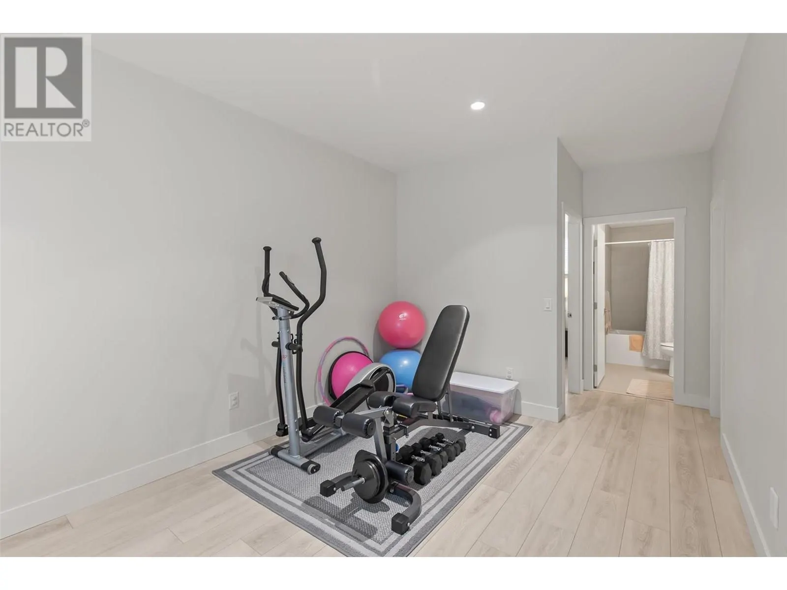 2612 Paramount Drive