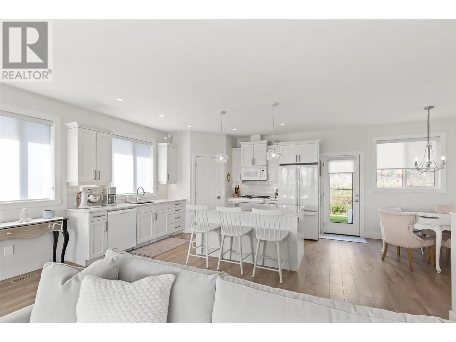 2612 Paramount Drive