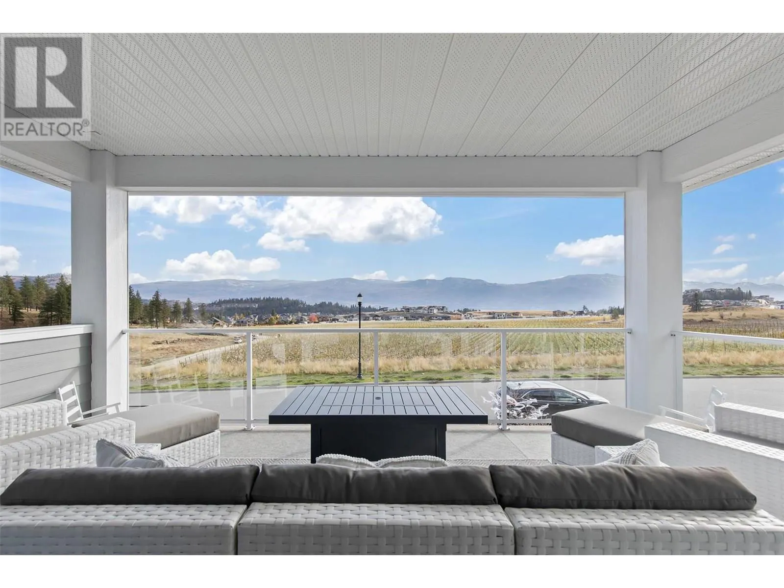 2612 Paramount Drive