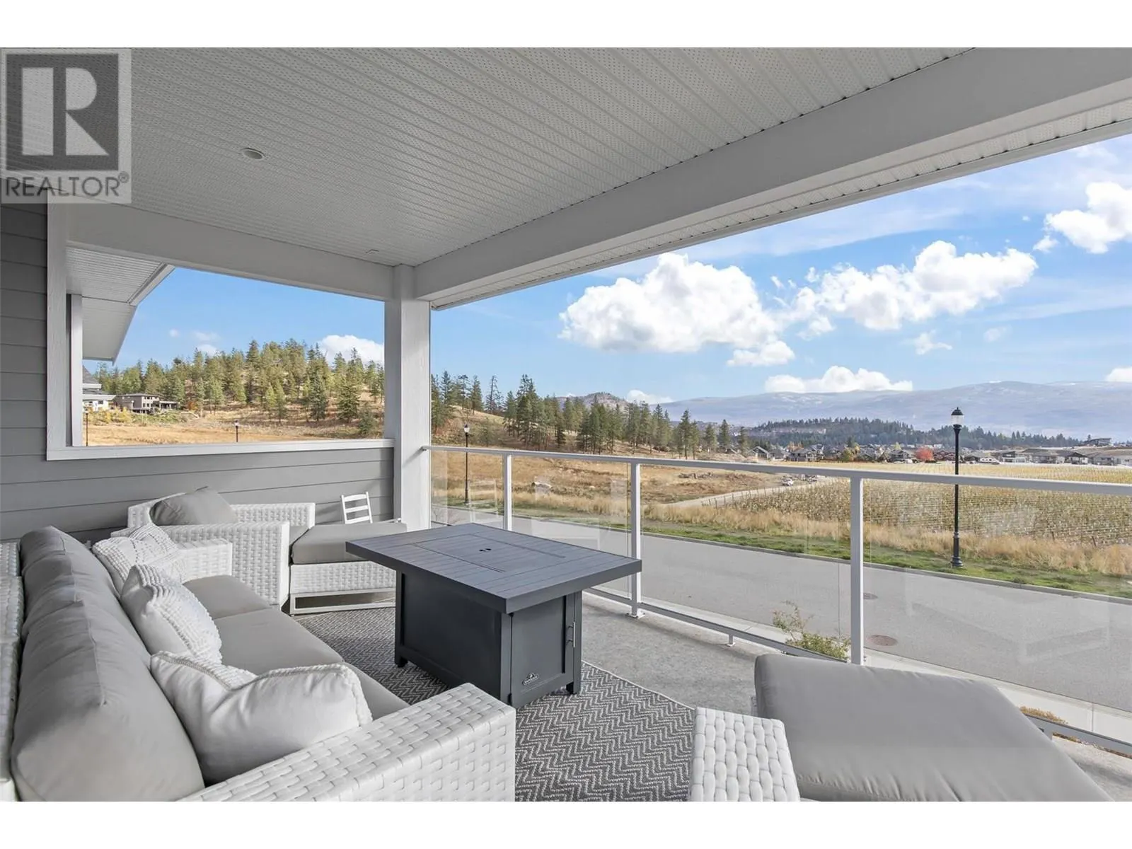 2612 Paramount Drive