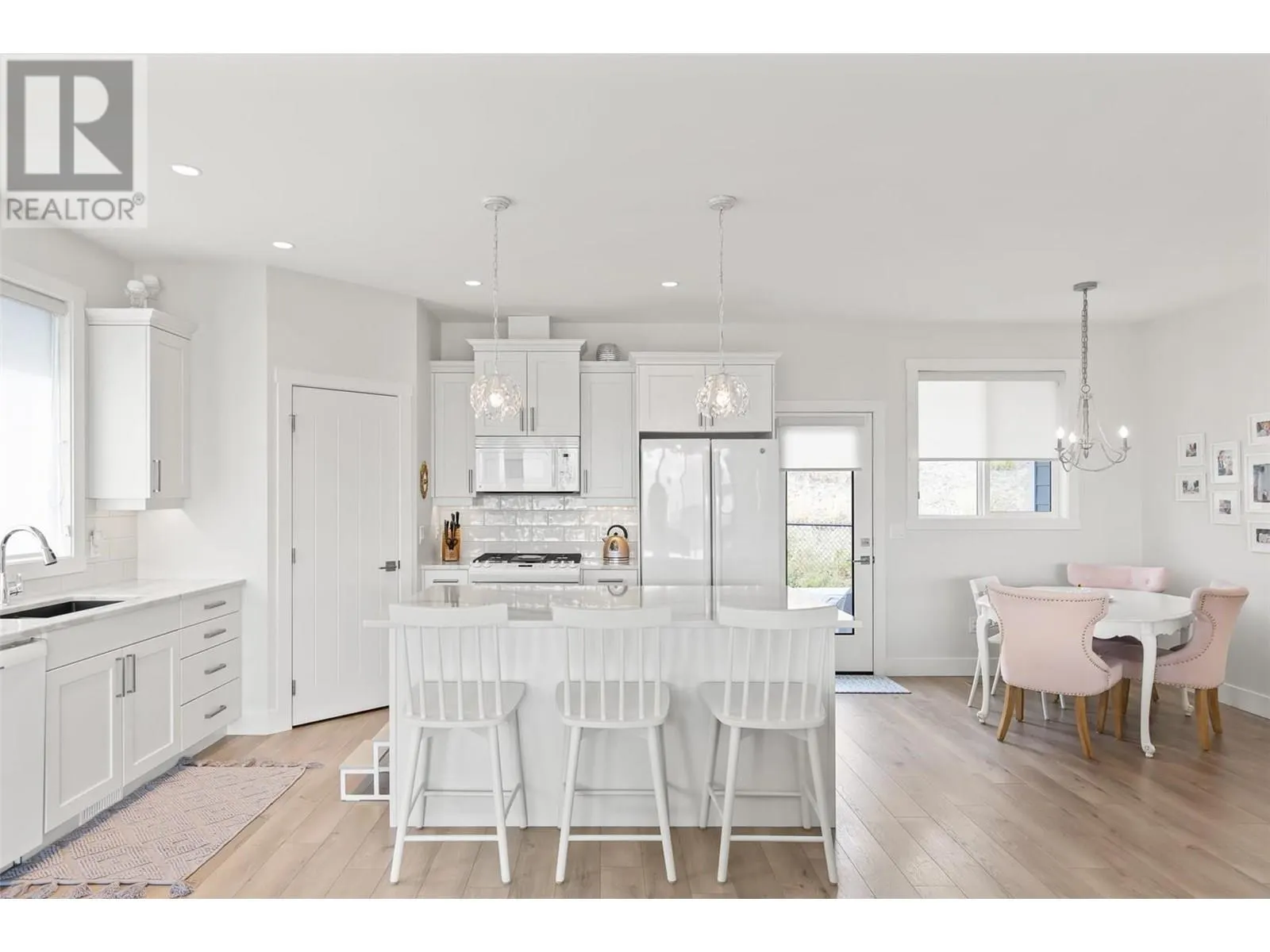 2612 Paramount Drive