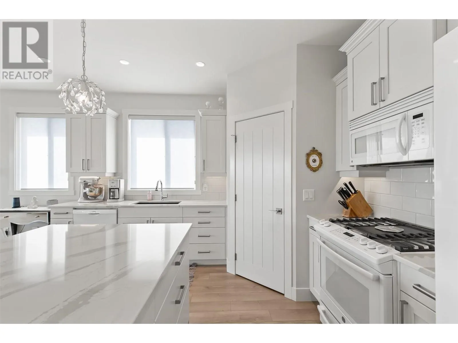 2612 Paramount Drive