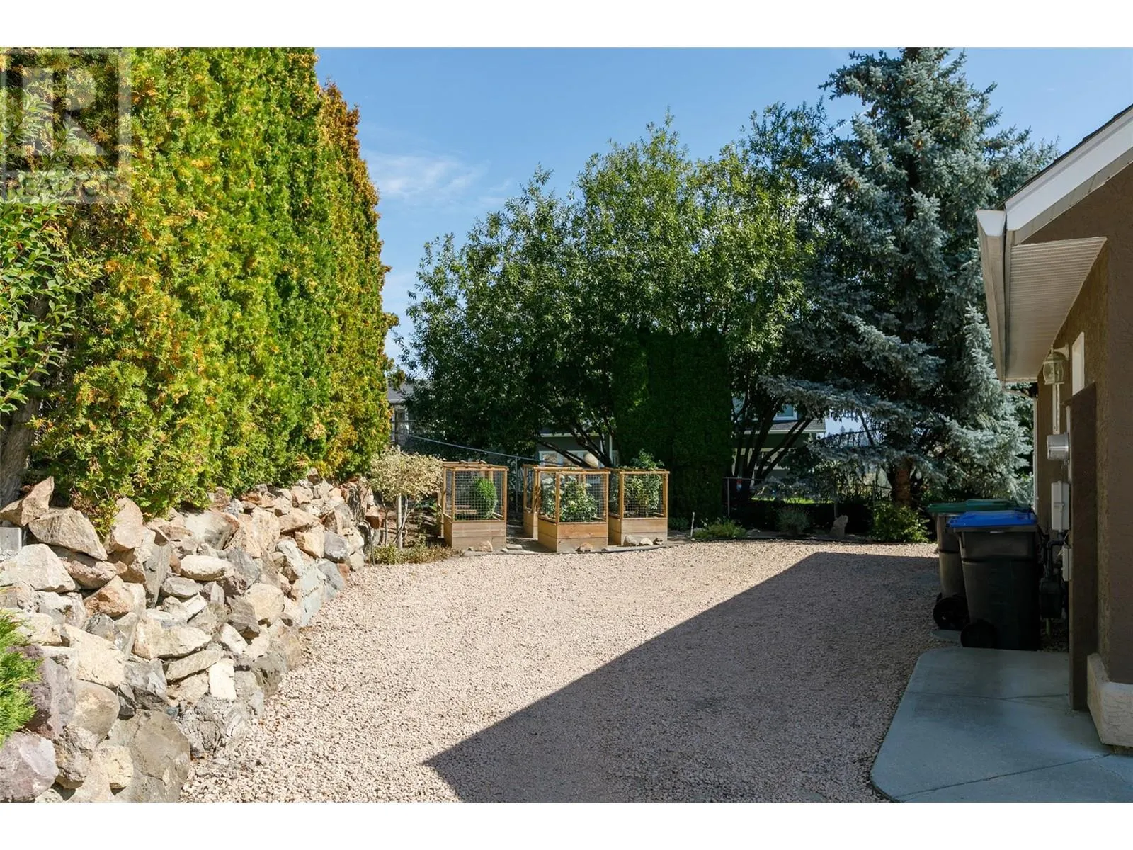 1043 Caledonia Way