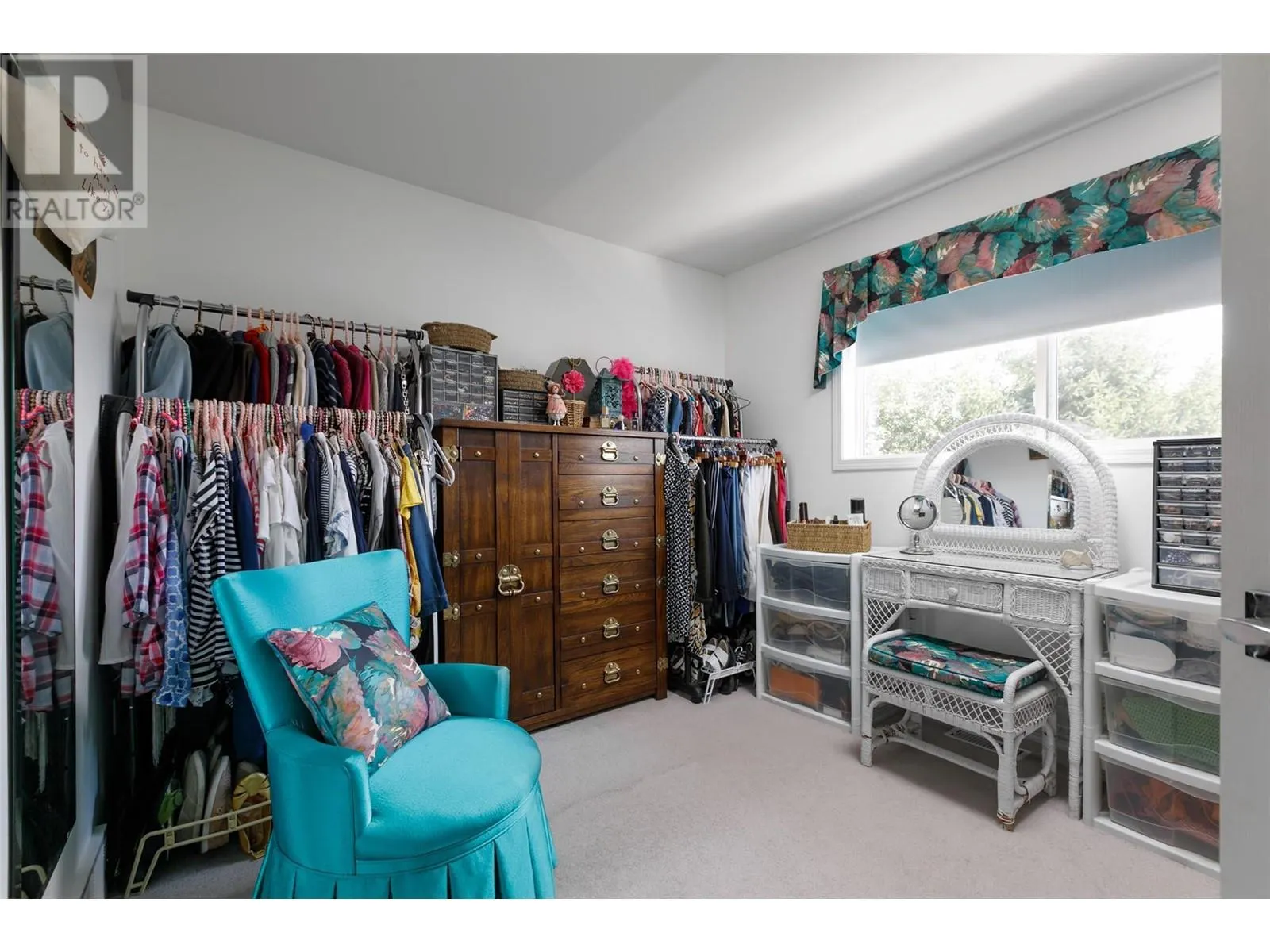 1043 Caledonia Way