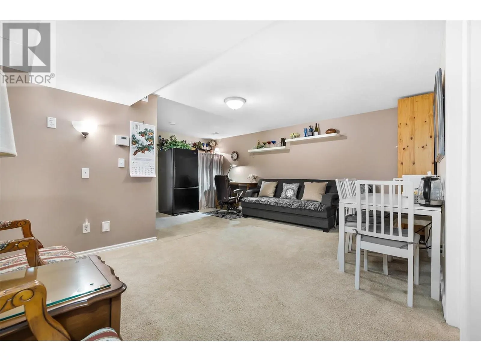 1056 Caledonia Way