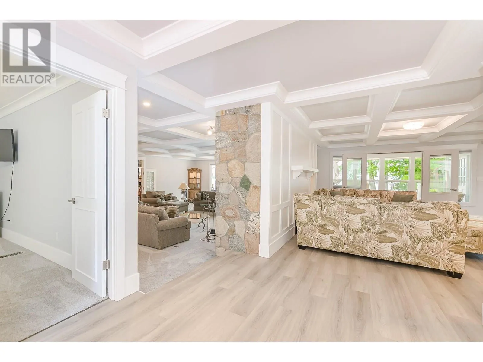 957 Garroway Road