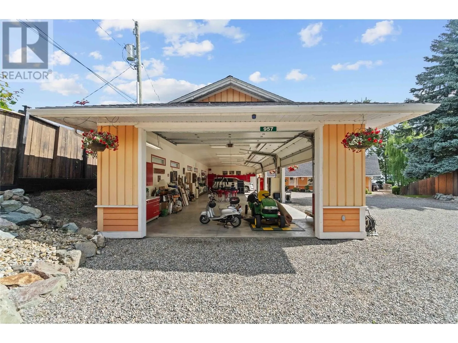 957 Garroway Road