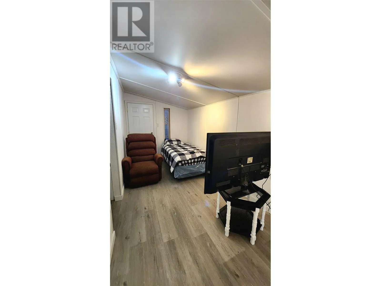 959 Mabel Lake Road Unit# 2
