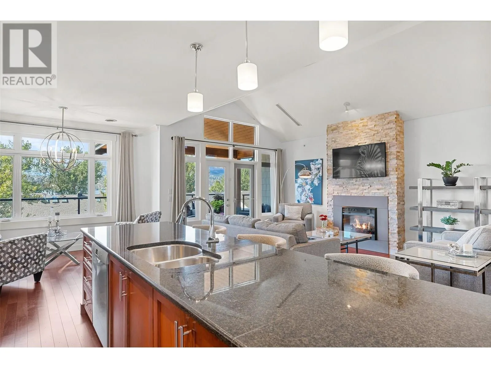 2901 Abbott Street Unit# 402