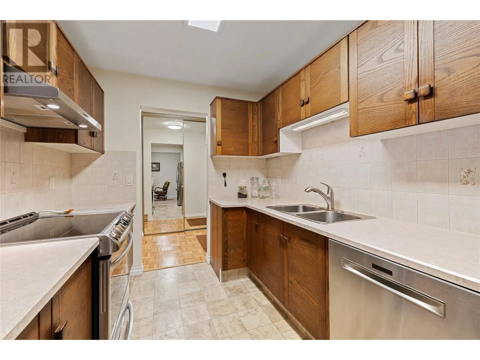 1035 Bernard Avenue Unit# 104
