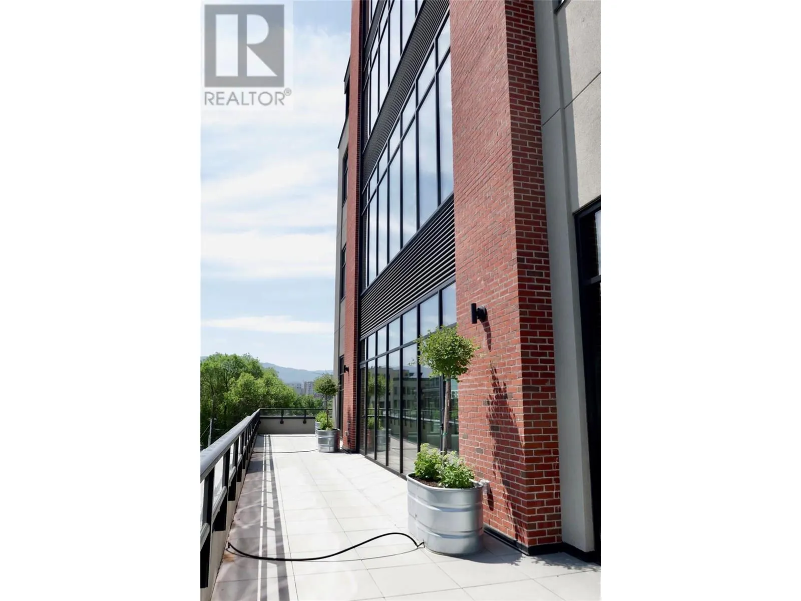 550 Osprey Avenue Unit# 3rd Floor
