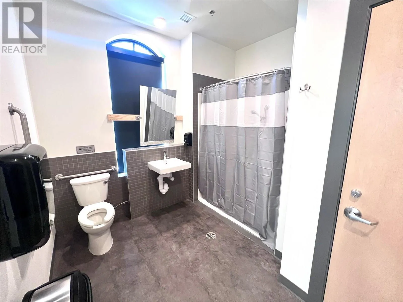 550 Osprey Avenue Unit# 3rd Floor