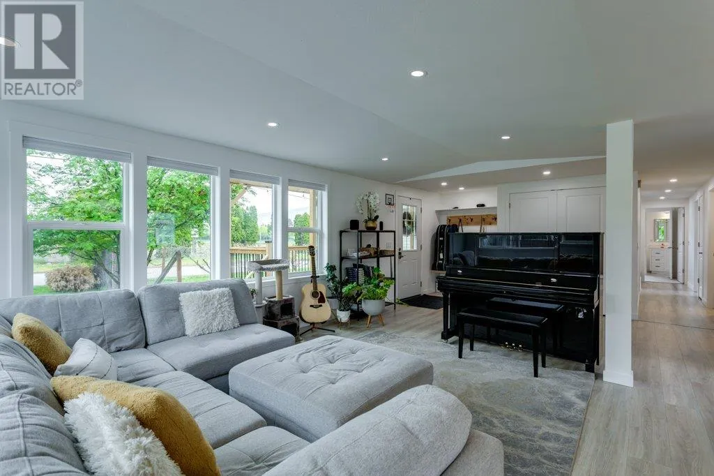 2005 Boucherie Road Unit# 43
