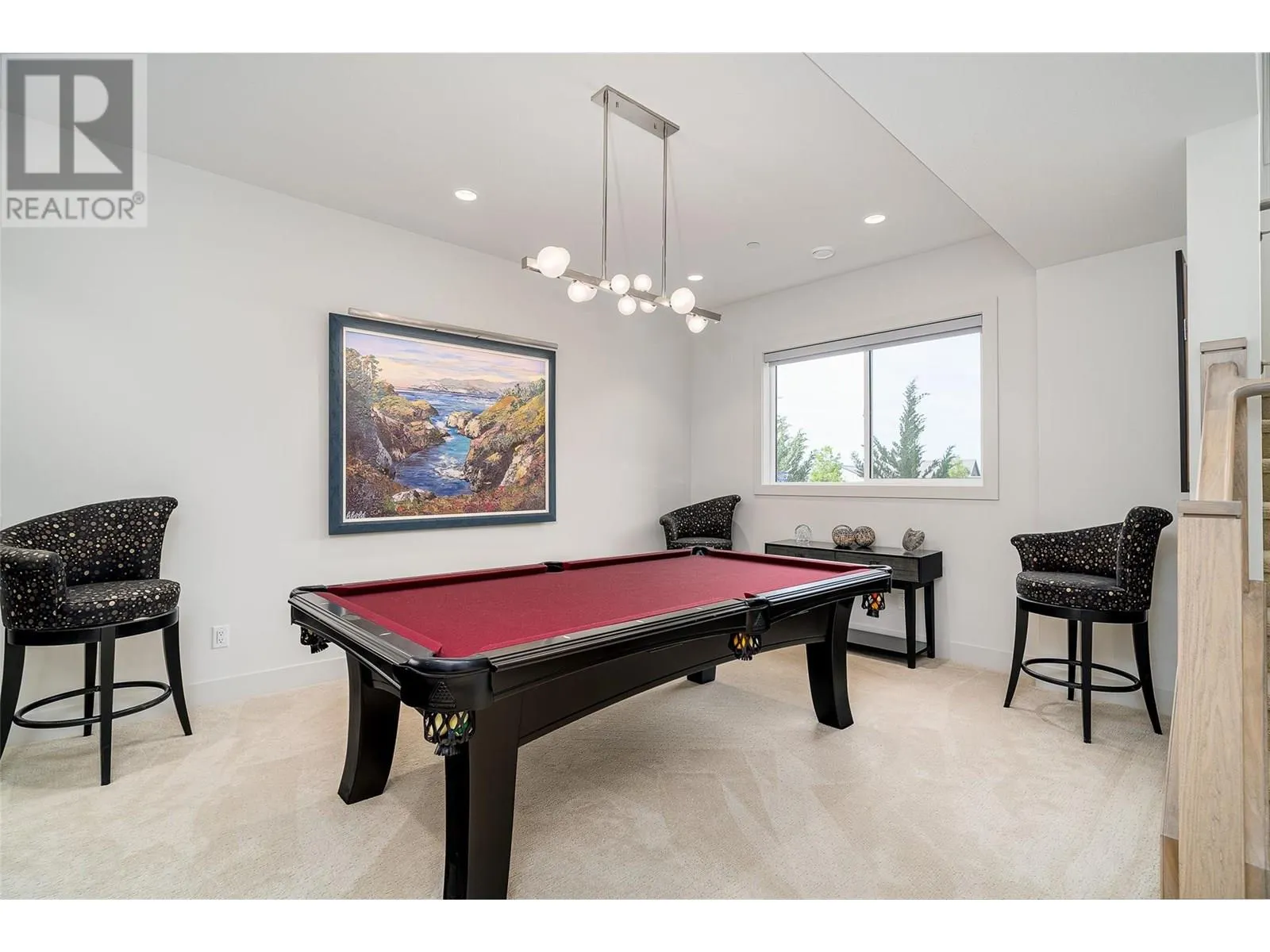 285 Diamond Way