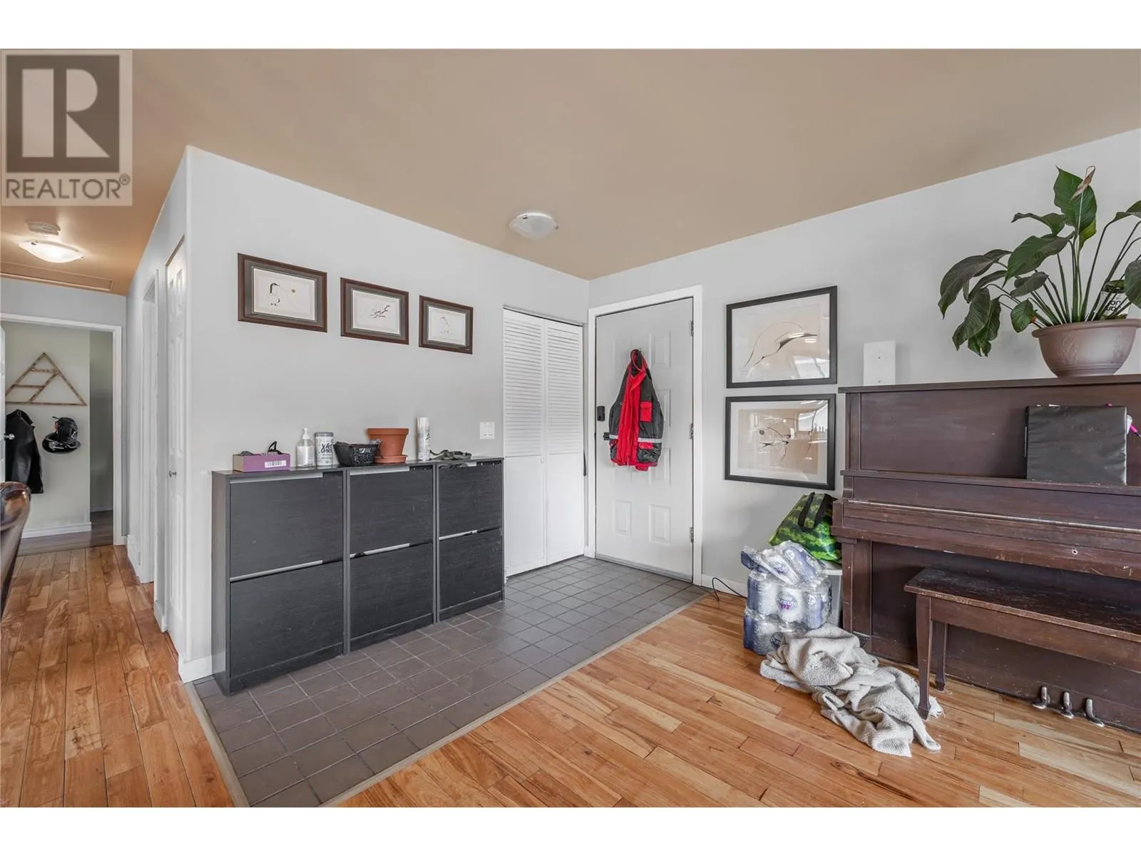 292 JUNIPER Drive