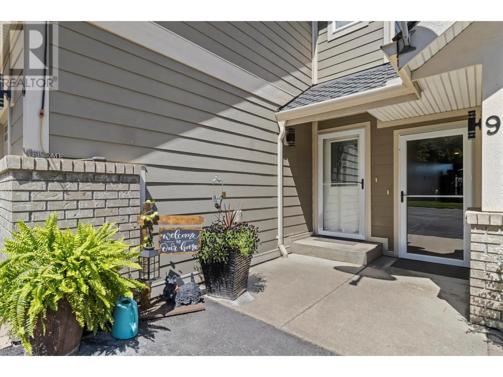 2802 Henstridge Road Unit# 9