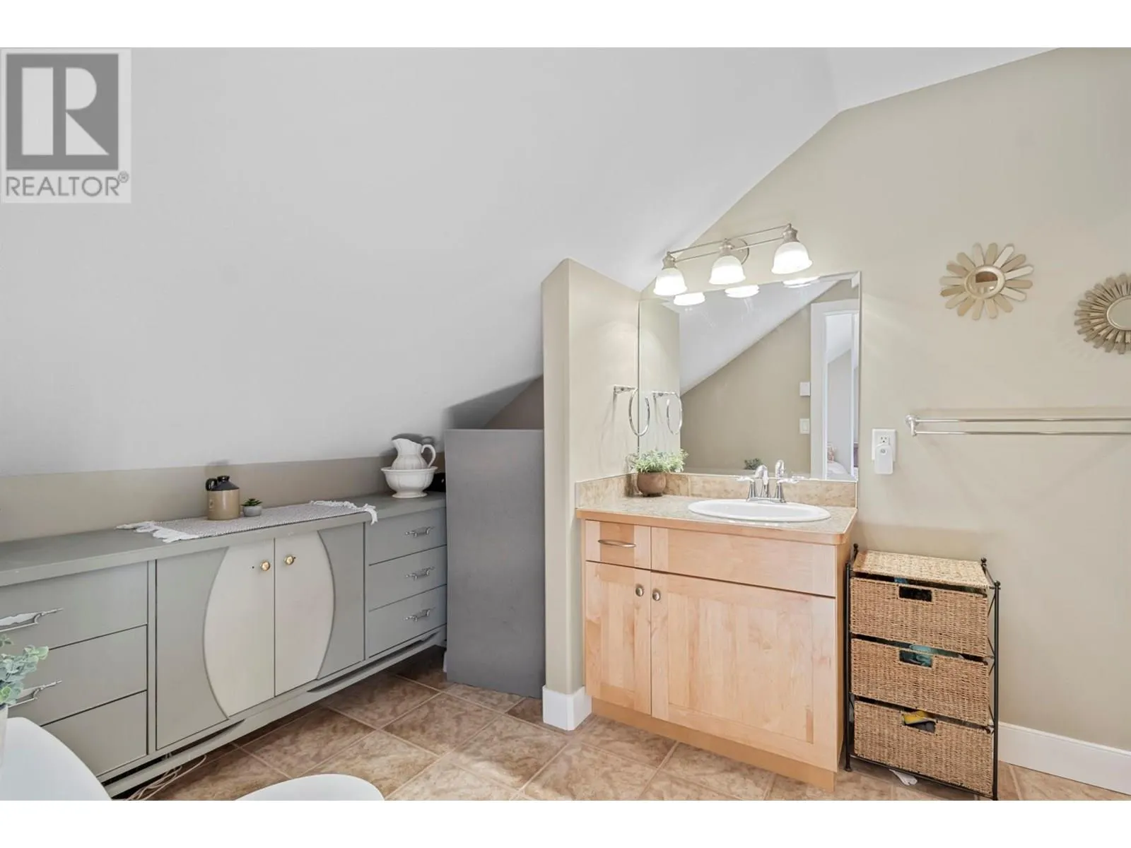 2802 Henstridge Road Unit# 9