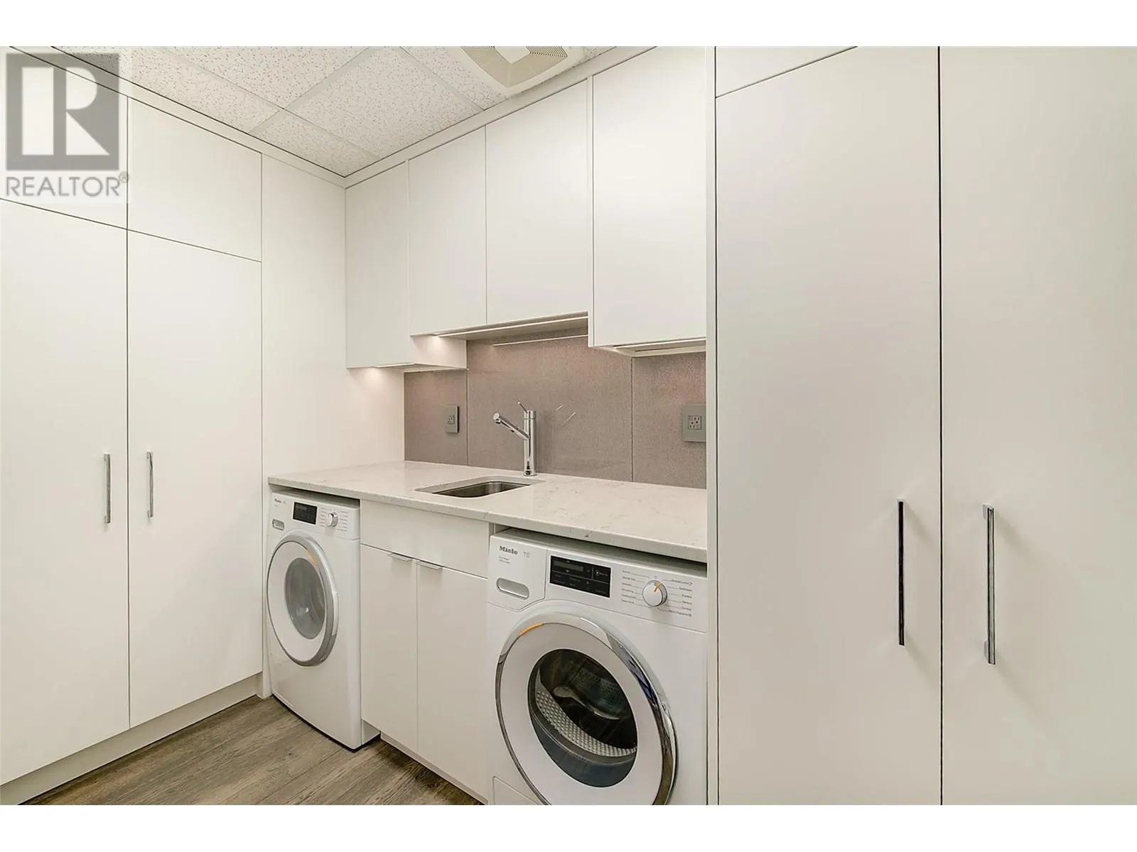 2901 Abbott Street Unit# 302