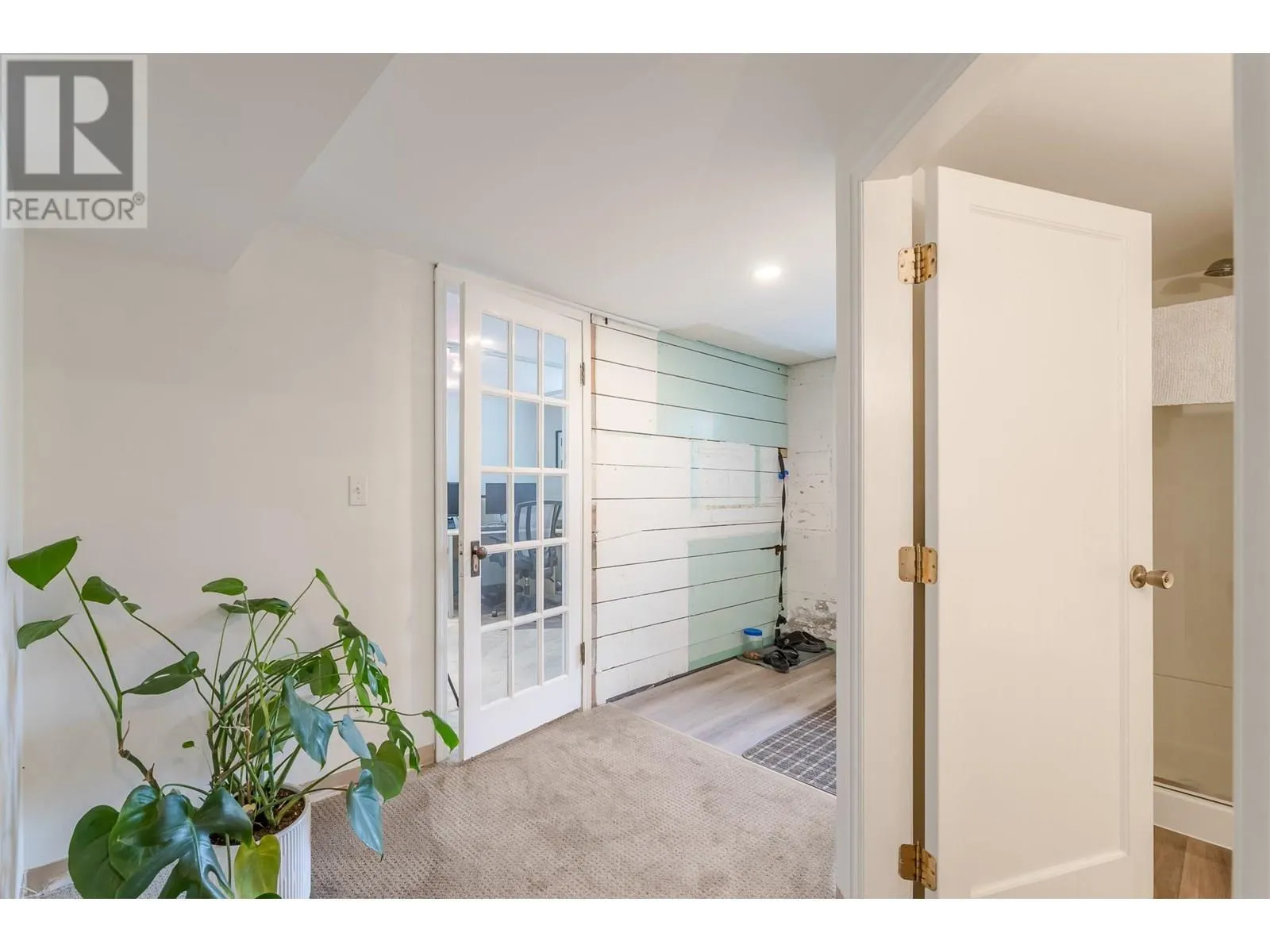 12411 Victoria Road S