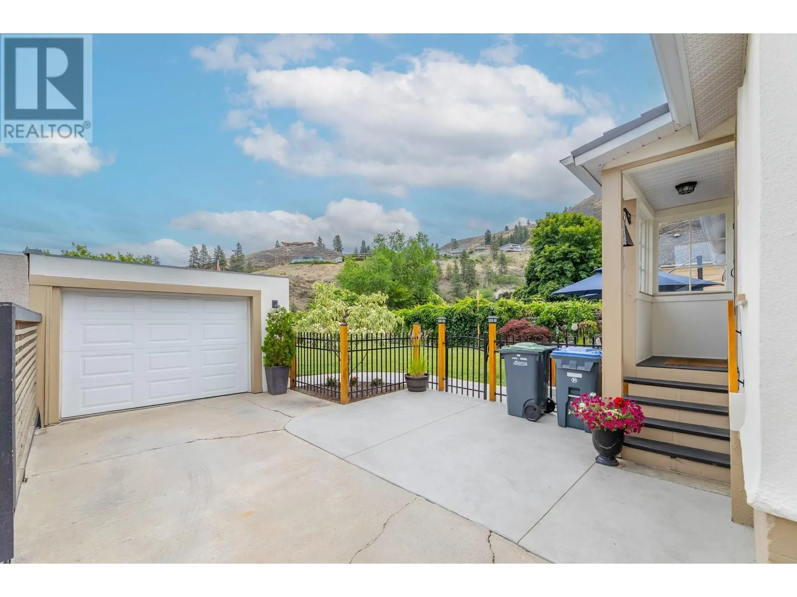 12411 Victoria Road S