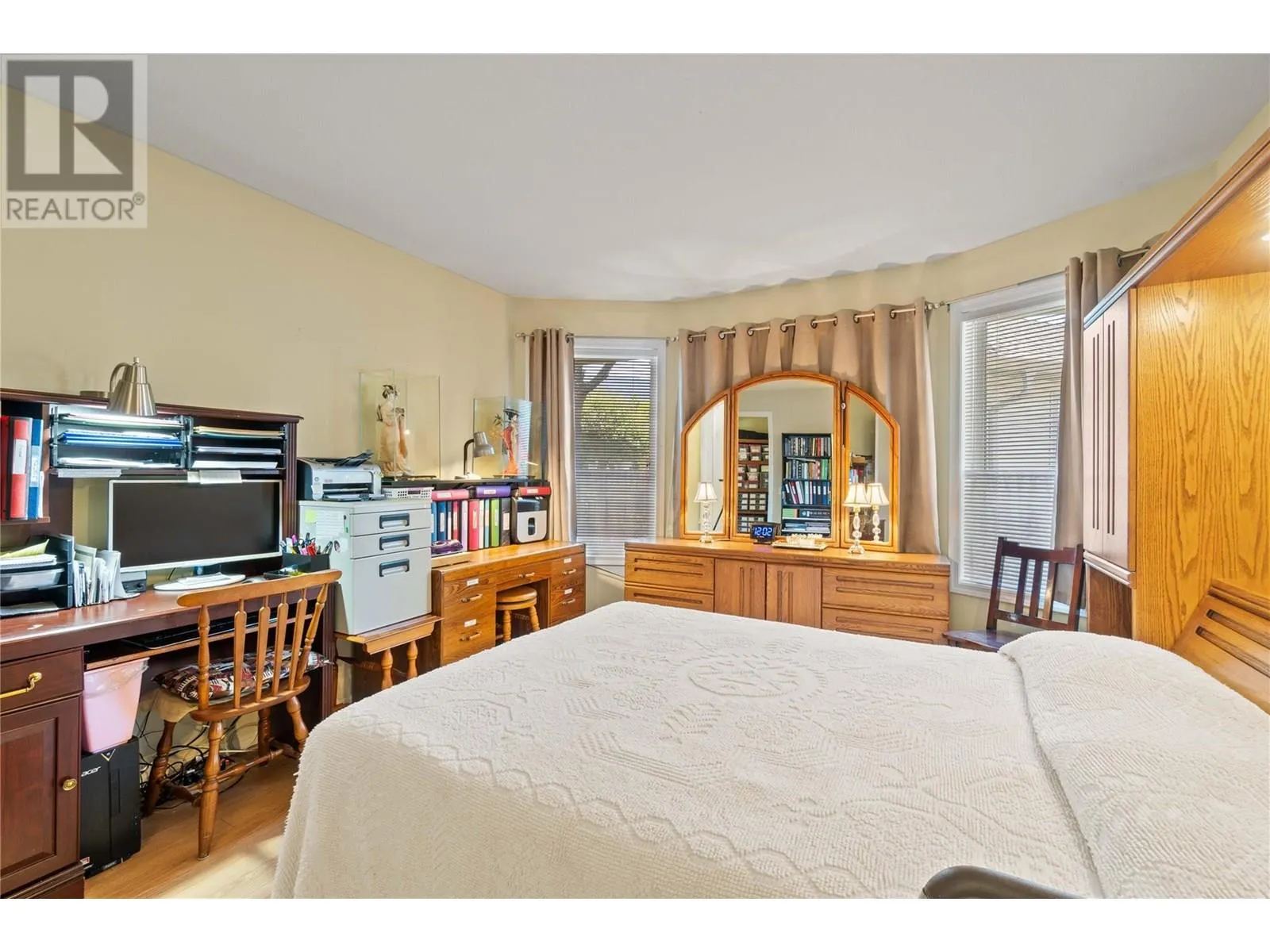111 Harbourfront Drive NW Unit# 11