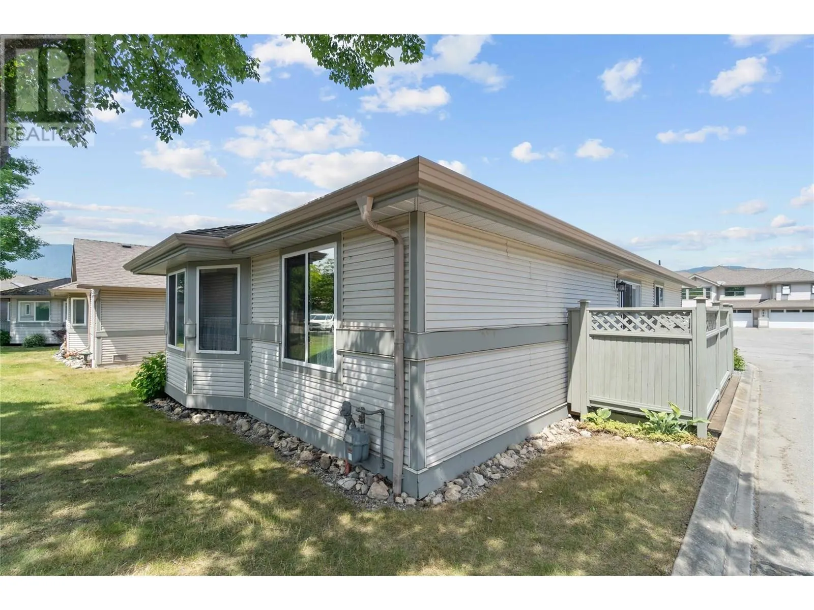 111 Harbourfront Drive NW Unit# 11