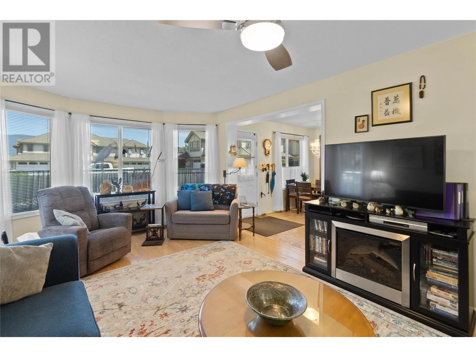 111 Harbourfront Drive NW Unit# 11